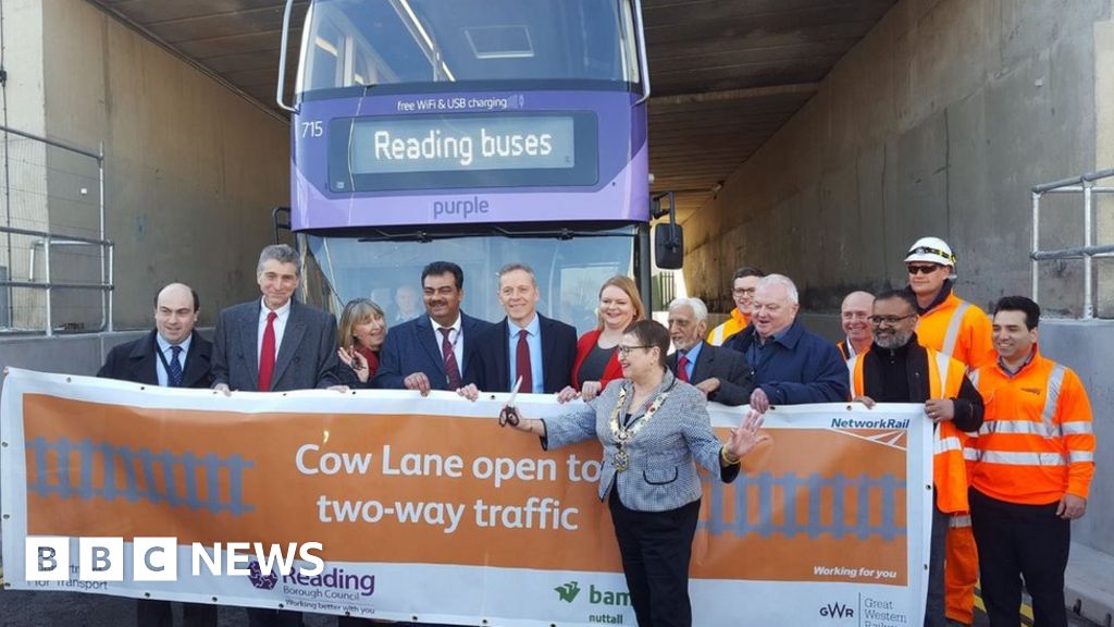 Reading's Cow Lane opens as twoway route for first time BBC News