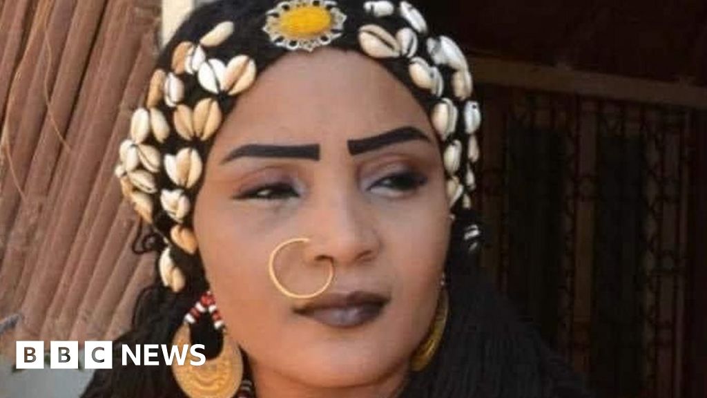 Sudan crisis: Sudanese singer Shaden Gardood killed in crossfire