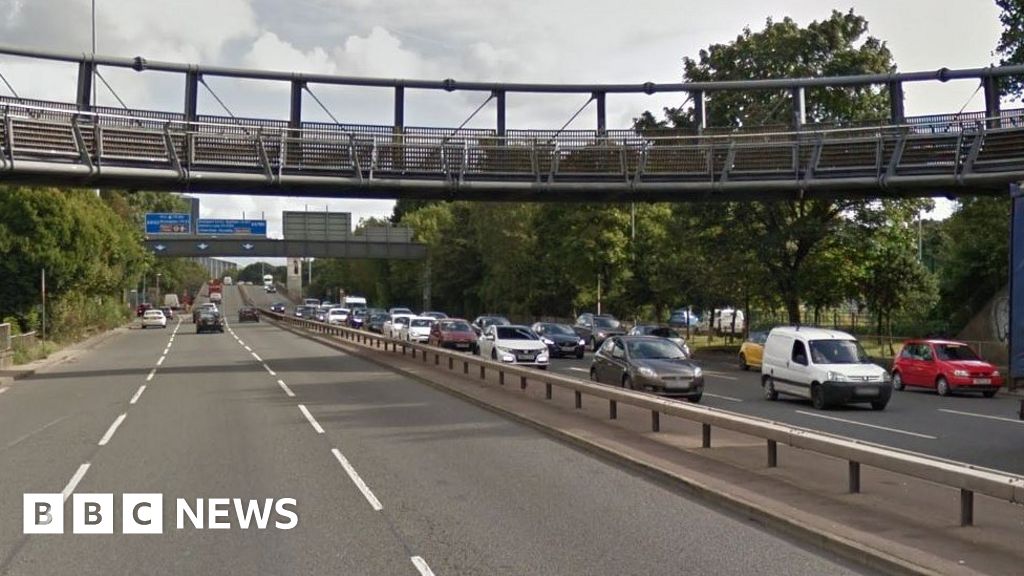 Greater Manchester congestion charge considered - BBC News