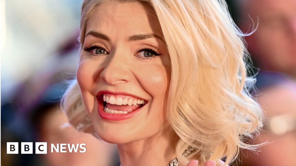 Holly Willoughby right to put family first, says This Morning co-host Rochelle Humes