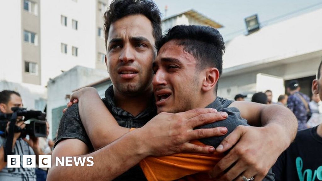 Gaza: Palestinian commander killed as Israel strikes after militant threats – BBC