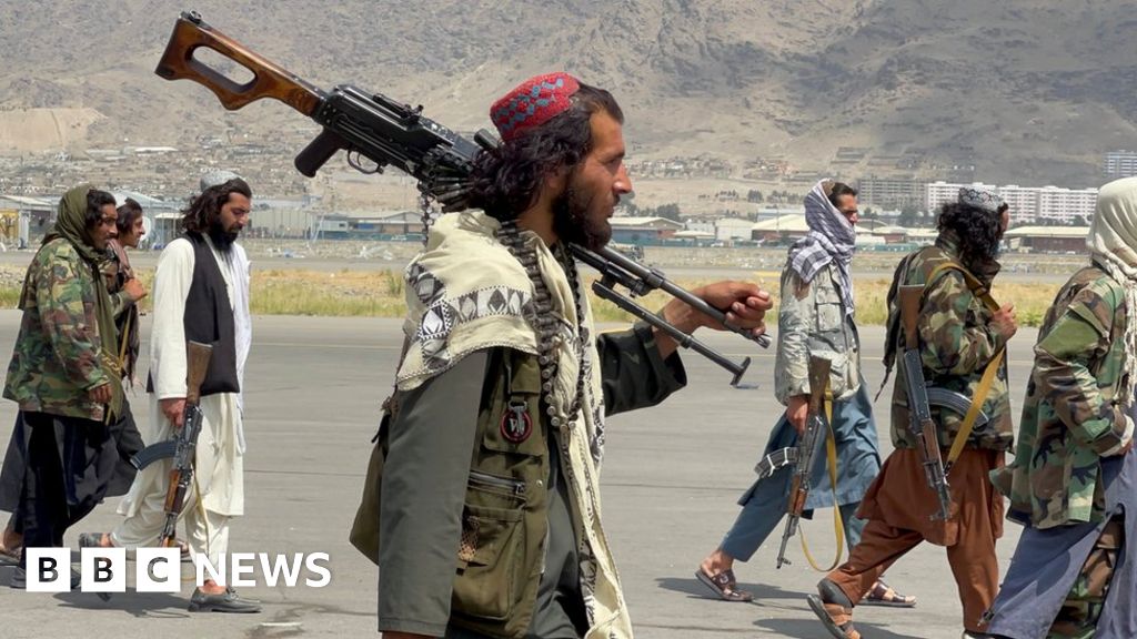 Afghanistan: UK and Taliban in talks over further evacuations