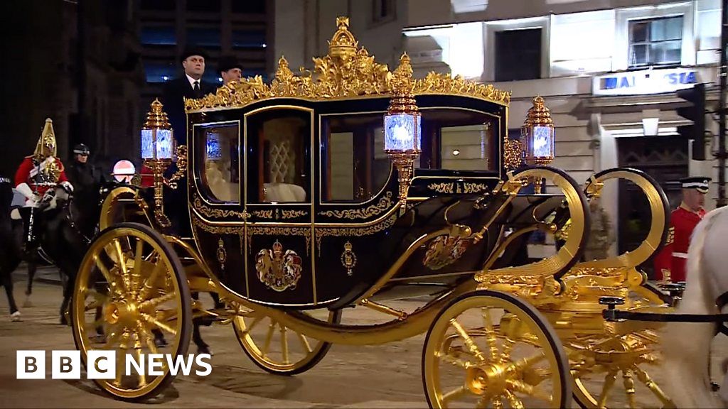 Golden carriage on display in Coronation rehearsal