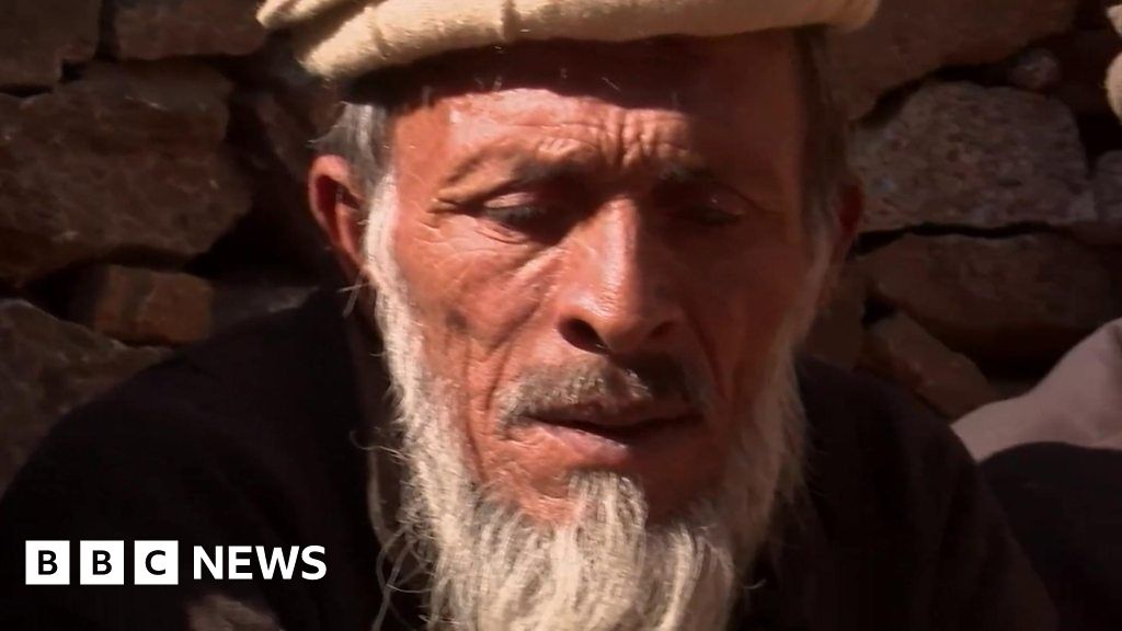 Badeshi: Only three people speak this 'extinct' language - BBC News