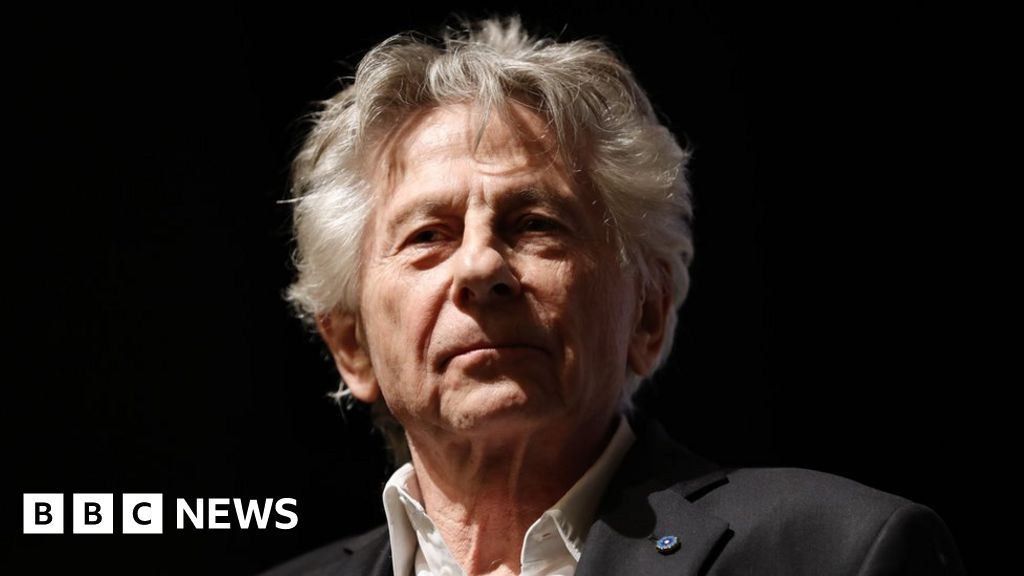 Roman Polanski: Walkout as he wins best director at 'French Oscars' - BBC News