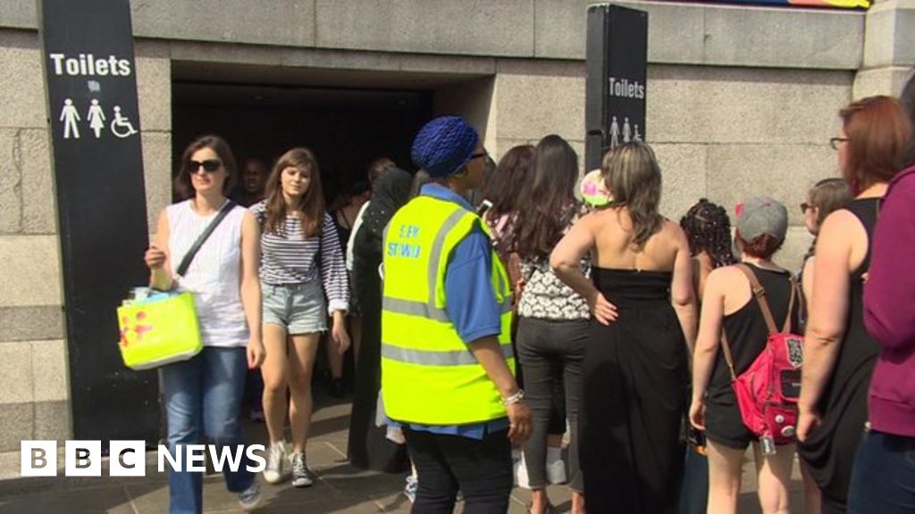 Trafalgar Square public toilet charge to be introduced BBC News