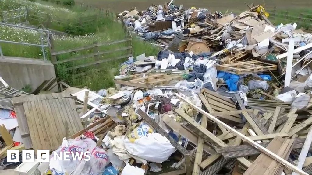 M1 near Toddington fly-tipping bill cost £70k - BBC News