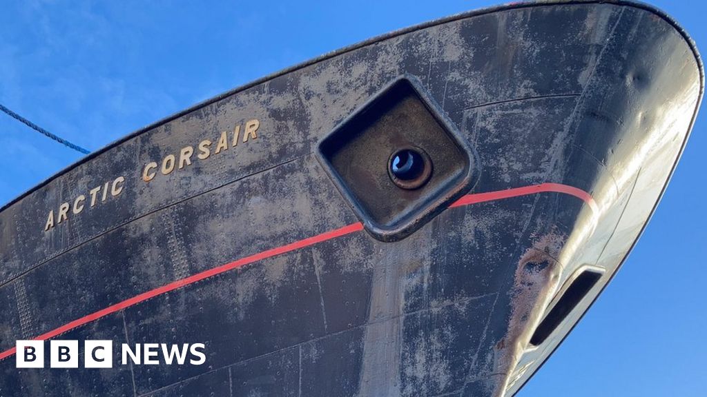 Arctic Corsair Hull Trawler Dry Docked Ahead Of Restoration Bbc News