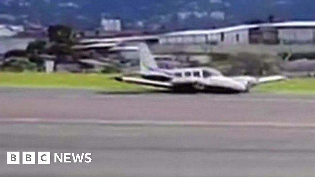 Plane Spins On Runway During Emergency Landing In Costa Rica Bbc News 