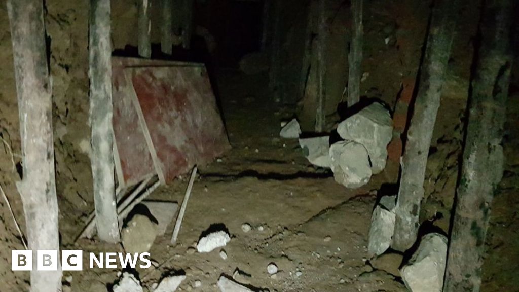 India Thieves Dig 25ft Tunnel To Rob Bank Bbc News