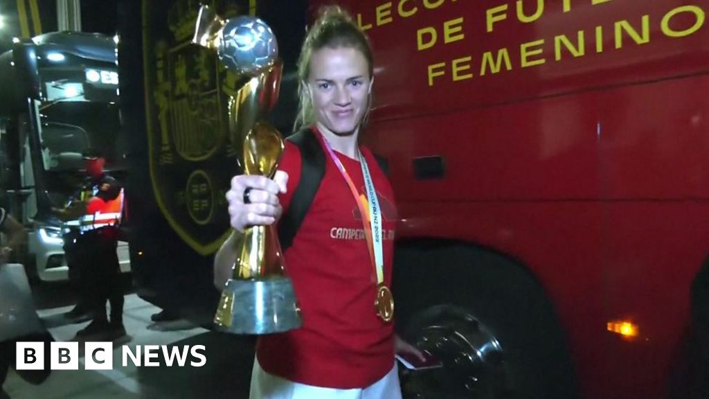 Women's World Cup: Spain's jubilant champions arrive in Madrid