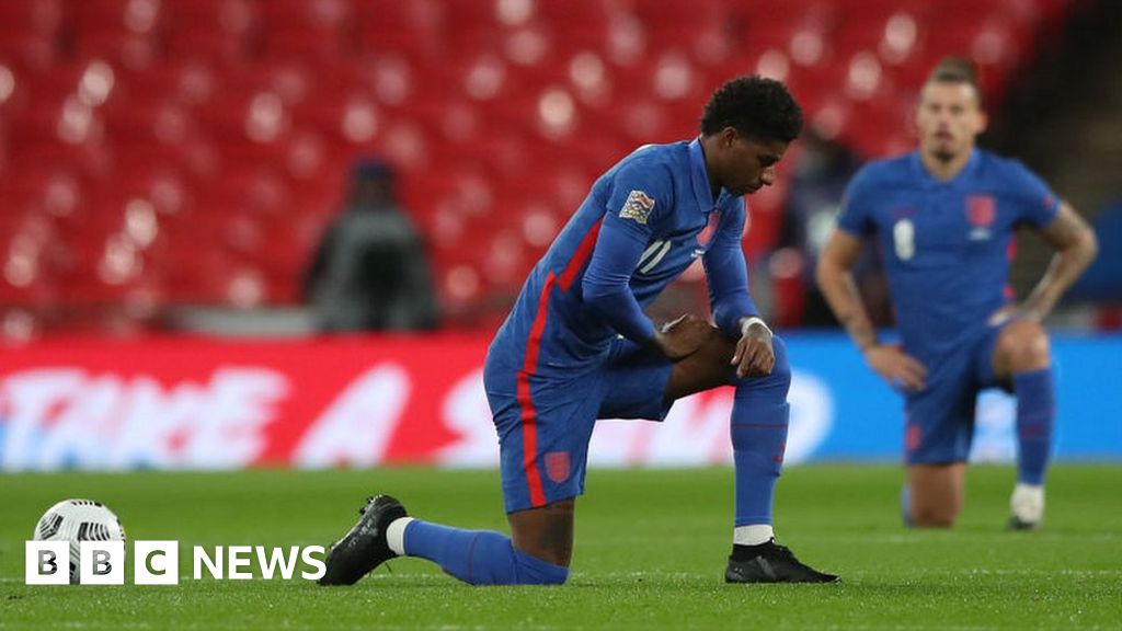 Euro 2020 Fans Should Not Boo Players Taking The Knee Says No 10 Bbc News