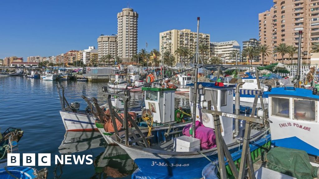 Three British family members 'drown' at Costa del Sol resort thumbnail