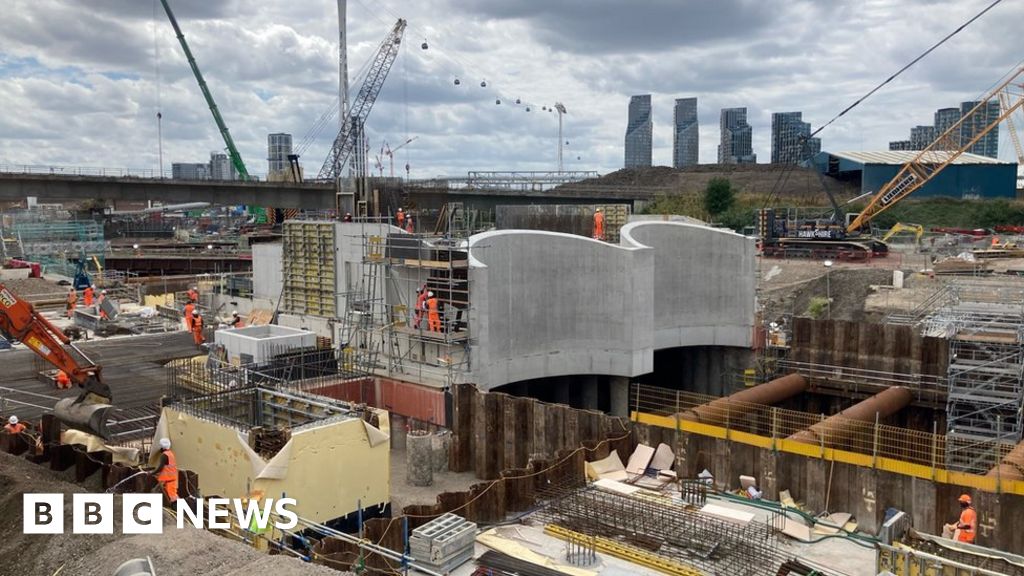 Silvertown tunnel cracks in mayoral policies