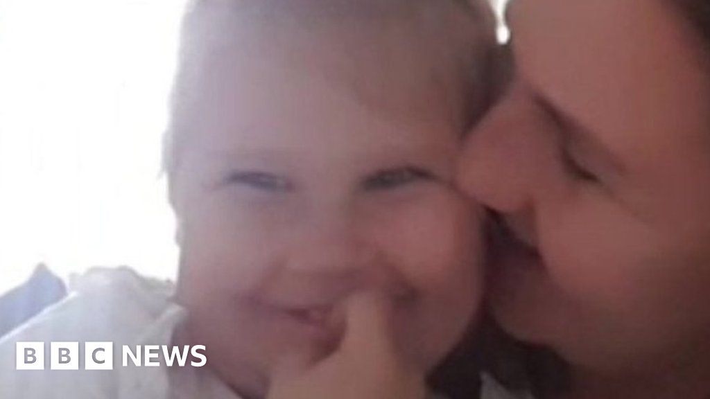 'Mum's not getting up' - How Eva, three, got help