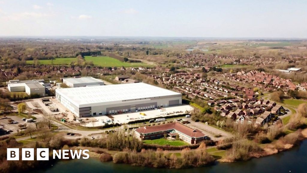 Milton Keynes warehouse Residents question Dorfman review's 'impartiality'