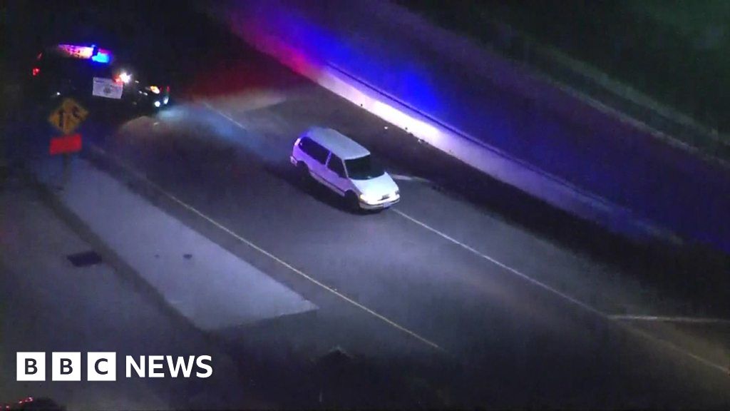 Dramatic end to Los Angeles car chase BBC News