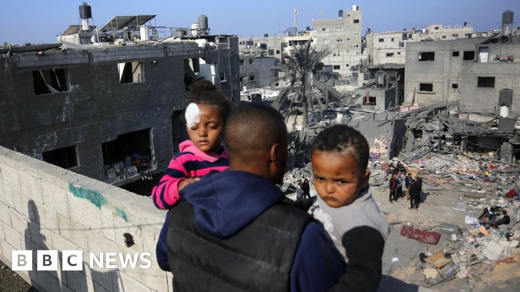 Министерството на здравеопазването в Газа казва, че израелските удари са убили 110 в Джабалия