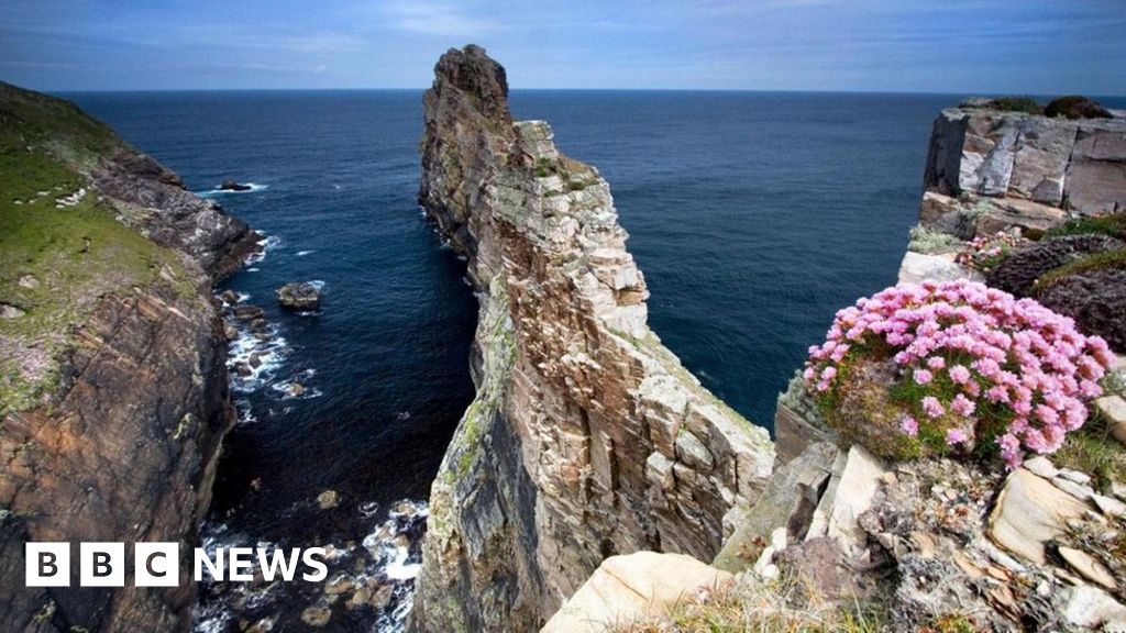 Ireland's Tory Island in search of new priest BBC News