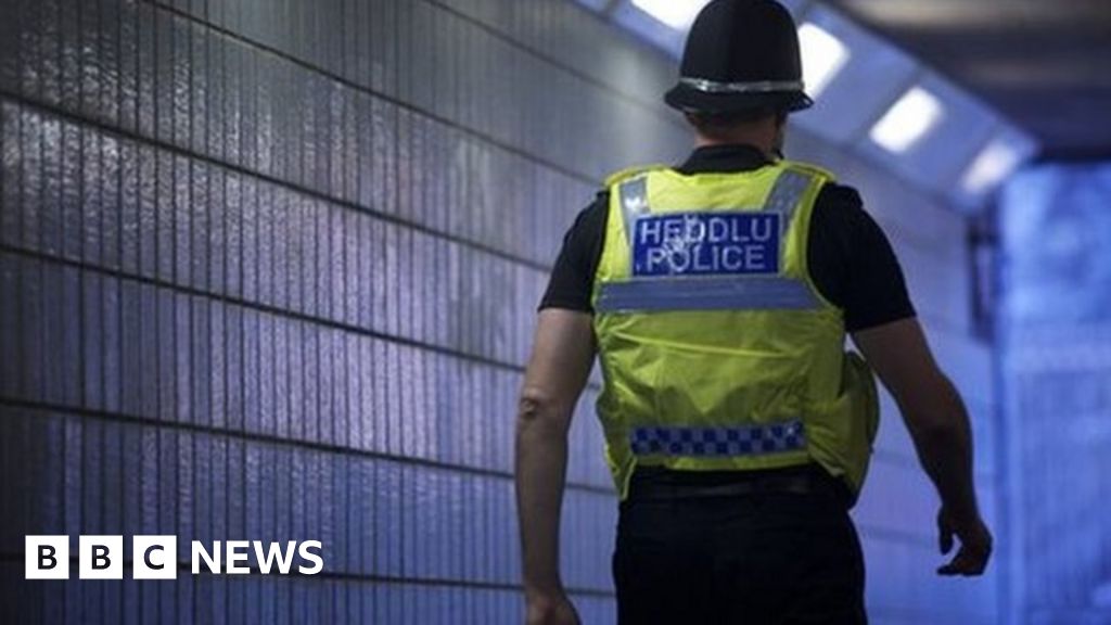 police-overtime-payments-used-to-cover-cuts-bbc-news