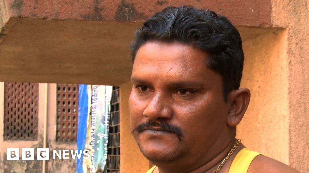 Indias Sewer Workers Risking Their Lives Bbc News 