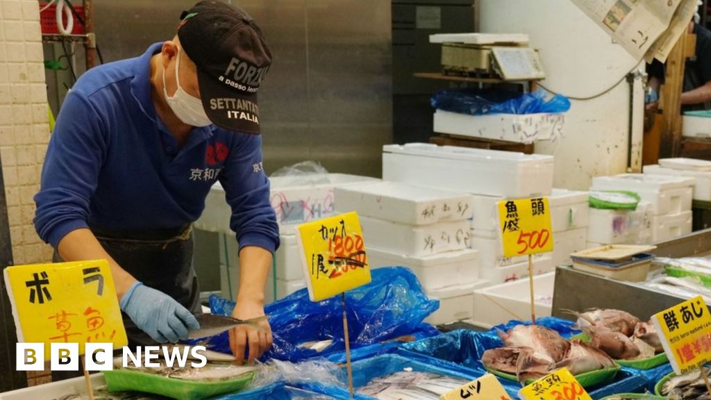 Fukushima: US buys Japan seafood to counter China ban