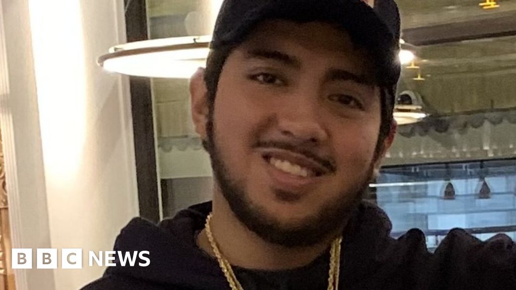 Elephant and Castle murder Man stabbed in restaurant named by police