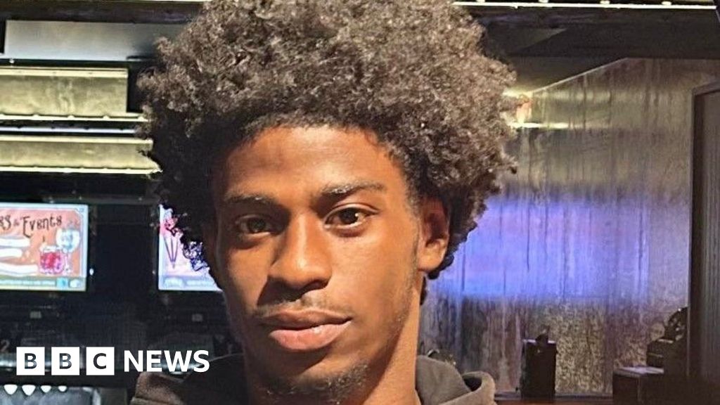 Teen dies in hospital days after being stabbed