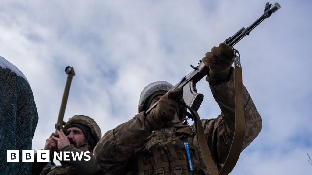 Ukraine tension: US 'lethal aid' arrives in Kyiv amid border build-up