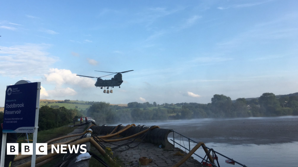 Whaley Bridge dam: Storms expected as repairs continue