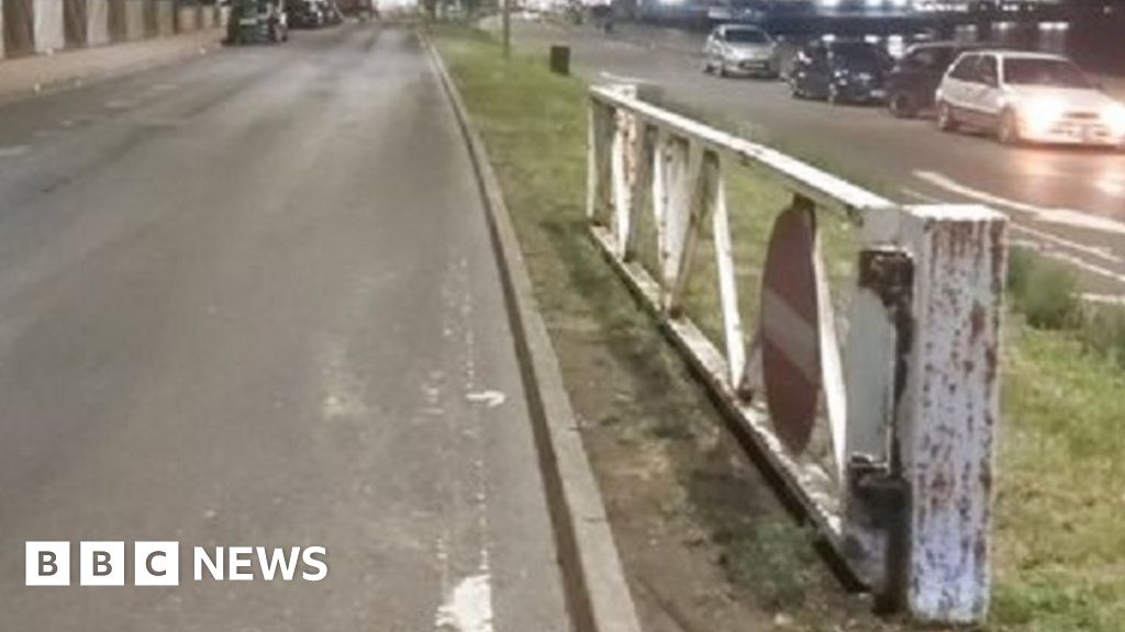 Southend seafront closed over 'dangerous' car cruising BBC News