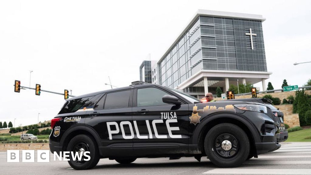 Oklahoma hospital shooting: Five dead after gunman targets physician