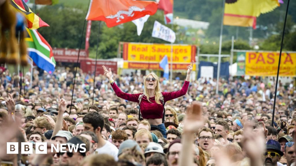 Glastonbury: ZZ Top and New Order join festival line-up - BBC News