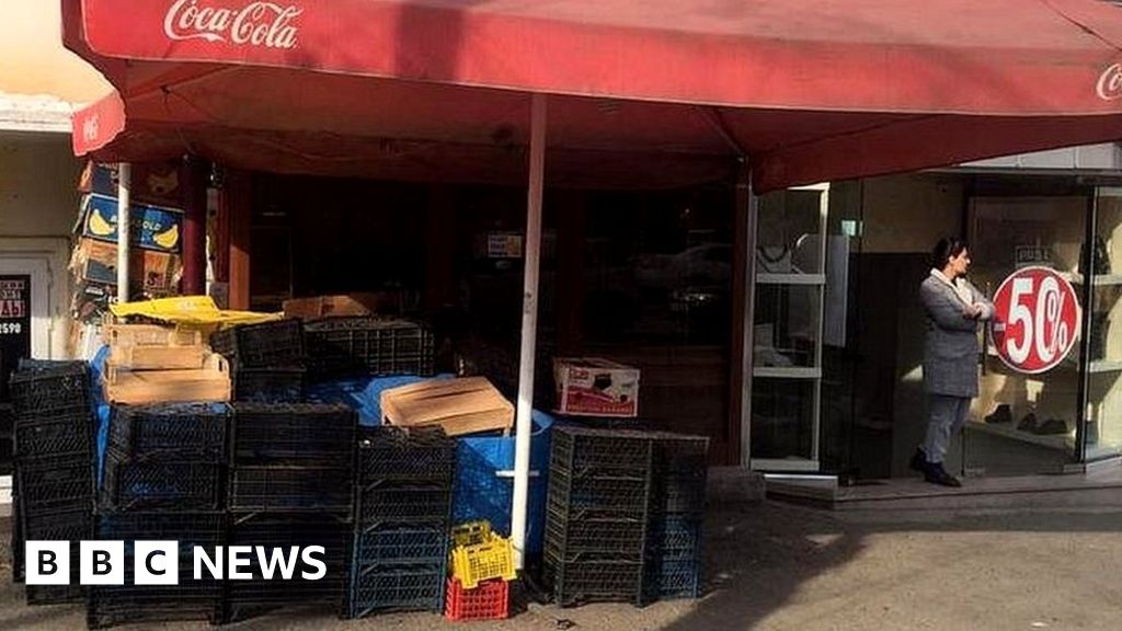 Nagorno-Karabakh: Empty shops and blockade pile pressure on Armenians