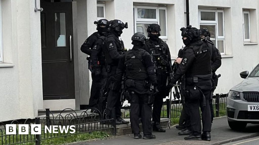 Drugs And Knives Seized By Police From Gloucester Flat Bbc News