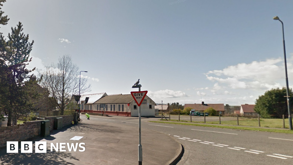 Woman, 80, dies after being hit by car in Dalkeith - BBC News