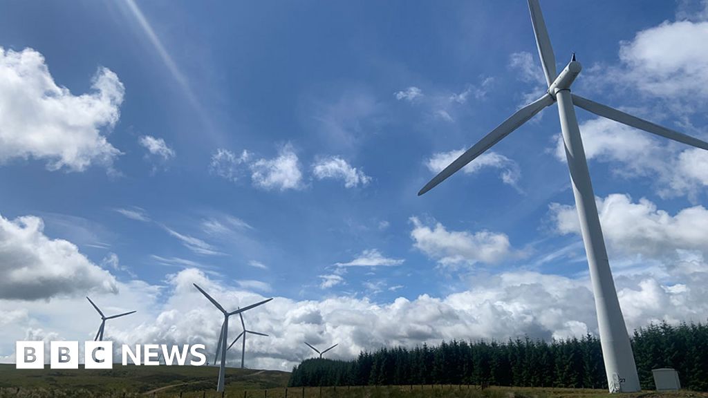 Hagshaw Hill: Turbines Dismantled At Scotland's Oldest Wind Farm - BBC News