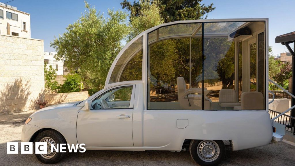 Popemobile child clinic yet to reach Gaza one year after Francis's death