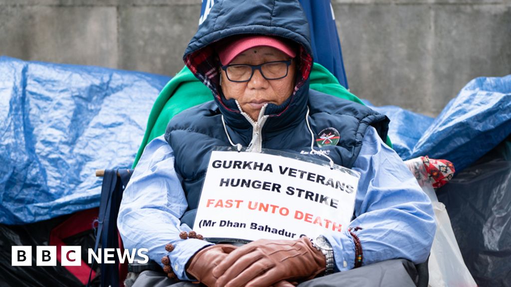 Gurkha back at Downing Street hunger strike after being taken ill