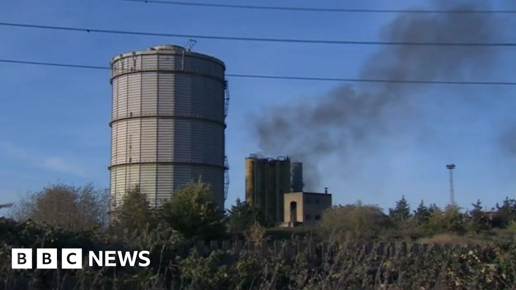 Redcar SSI: Two men killed in an explosion in the vicinity of gas pipelines in the former steel plant site