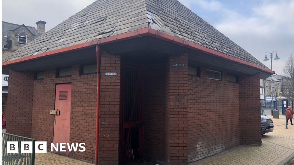 Demolition for Wombwell High Street toilet block