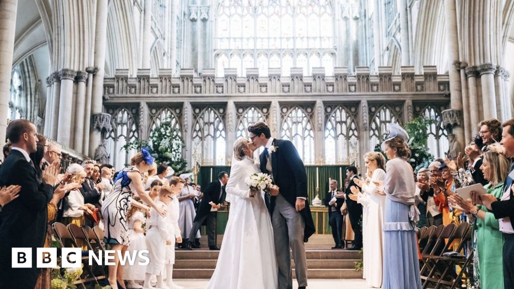 Ellie Goulding marries Caspar Jopling in York Minster