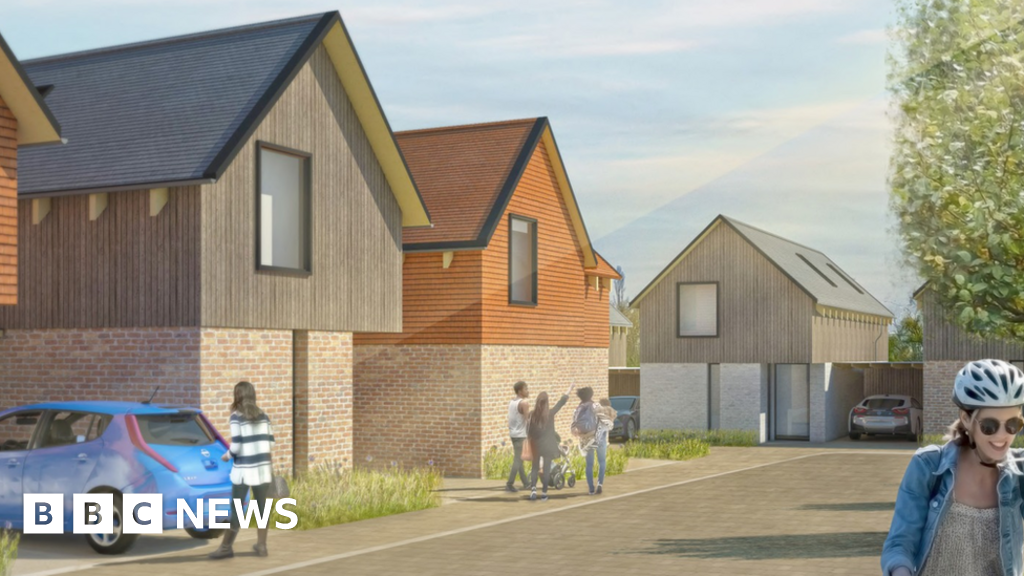 Developers bid to build new homes near M5 in Tewkesbury BBC News