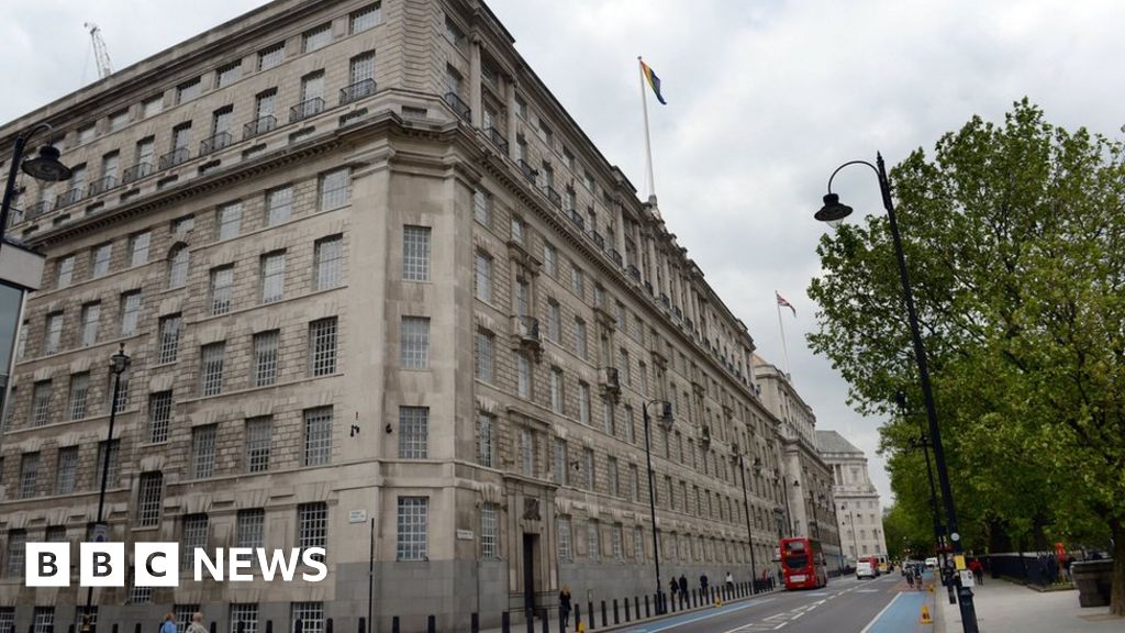 Power to commit crimes 'critical' for informants, MI5 lawyers say
