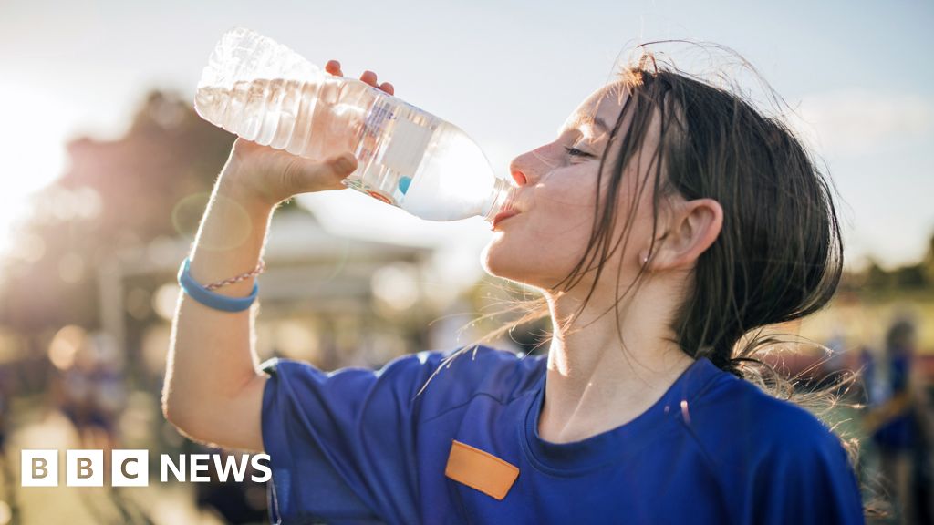 Scotland extreme heat warning could be extended - minister - BBC News