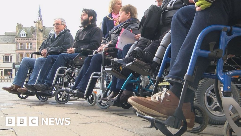 Councillors set wheelchair challenge in Inverness BBC News