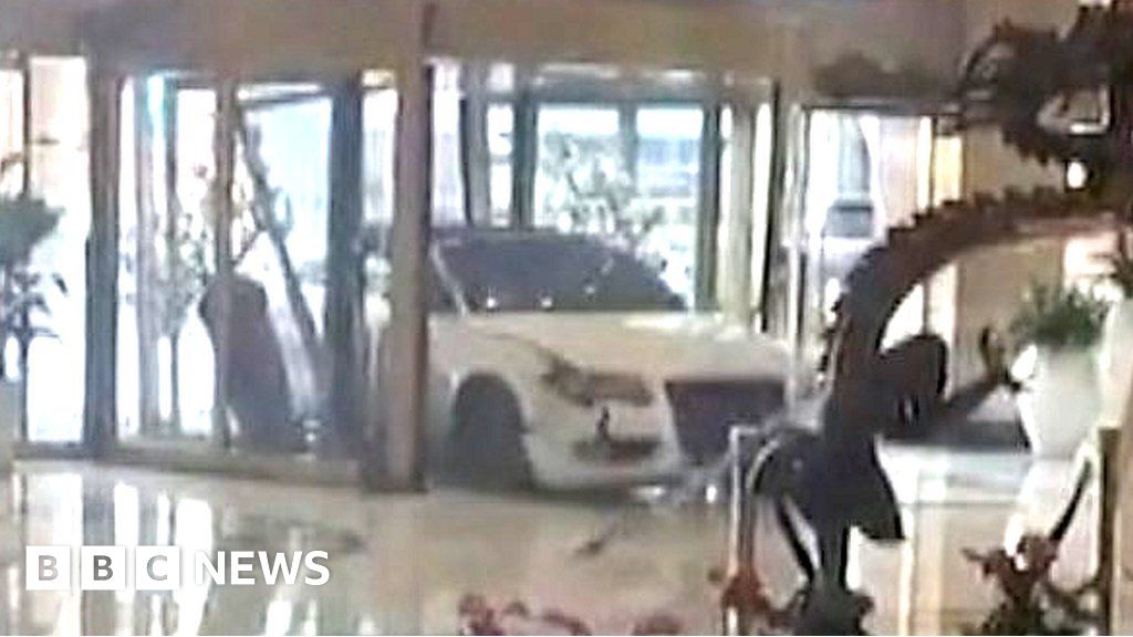 Angry guest smashes car into Shanghai hotel, drives around lobby