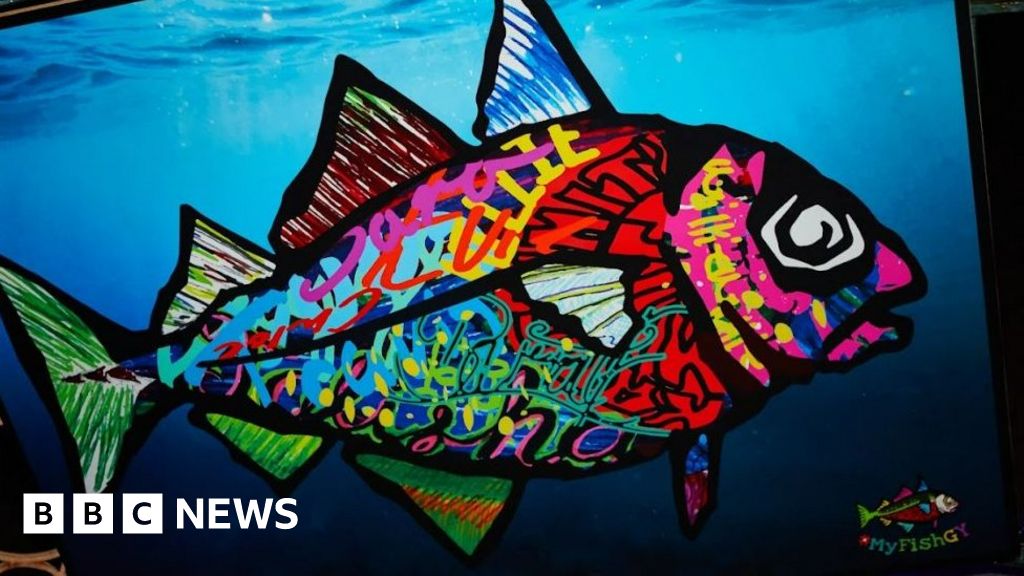 Grimsby Minster showcases virtual fish tank for art project BBC News