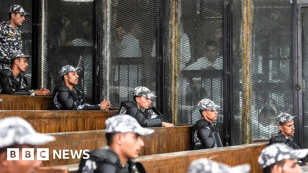 Egyptian court sentences 75 to death