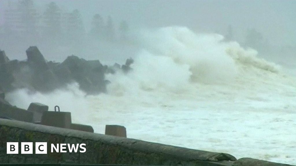 Major Storms Batter Australia's East Coast - BBC News